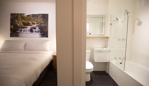 Standard Room, 1 King Bed