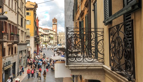 Junior Suite, Balcony (Elvira, view on Via Cappello-Erbe Sq)