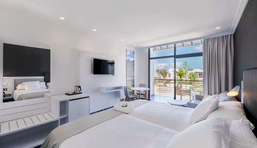Double or Twin Room, Partial Sea View (Lateral)