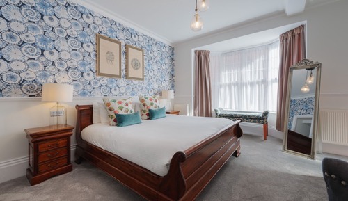 Superior King Room with Shower