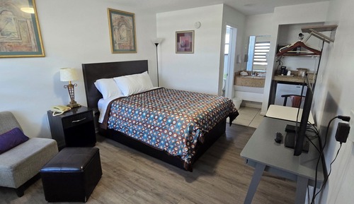 Standard Room, 1 Queen Bed, Non Smoking