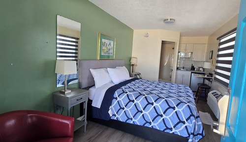Standard Room, 1 King Bed, Non Smoking