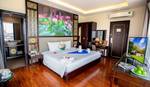 Suite, Balcony, City View