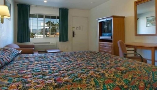 Standard Room, 1 King Bed, Smoking