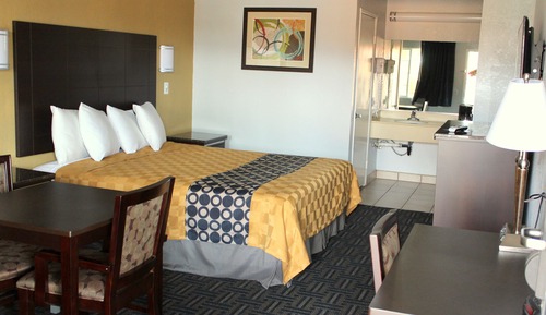 Standard Room, 1 King Bed, Non Smoking