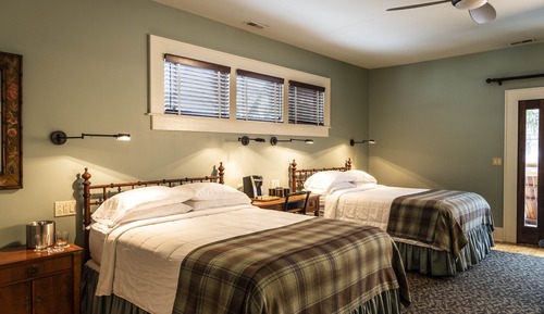 Family Room, 2 Queen Beds (Room 04)