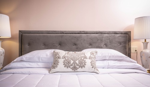 Comfort Room, 1 King Bed (Room 202)