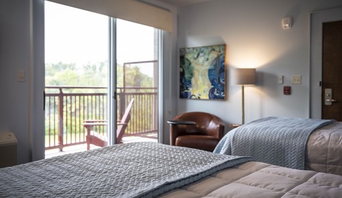 Comfort Room, 2 Double Beds (Room 402)