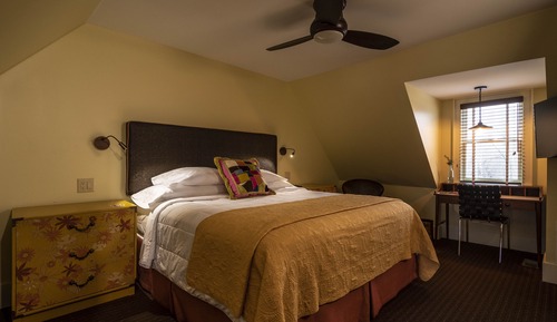 Comfort Room, 1 King Bed (Room 12A)