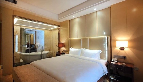 Deluxe Room, 1 King Bed, Smoking