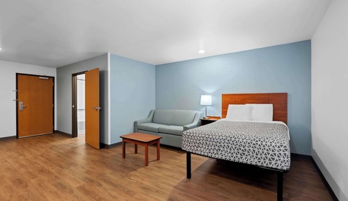 Standard Room, 1 Double Bed, Accessible, Non Smoking (Bathtub)