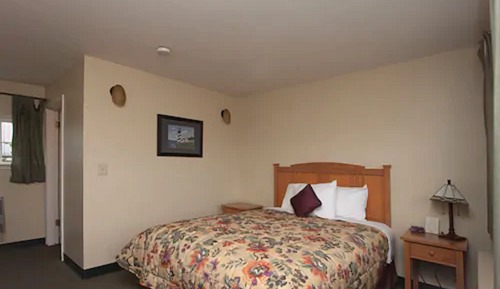 Standard Room, 1 Queen Bed