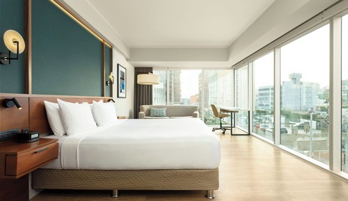 Panoramic Room, 1 King Bed, Non Smoking, City View (Corner)