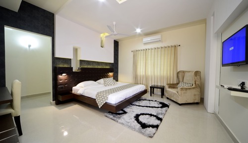 Standard Room, 1 King Bed