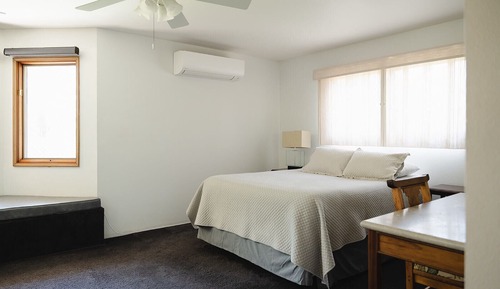 Deluxe Room, 1 Queen Bed, Garden View (Not a Cottage)