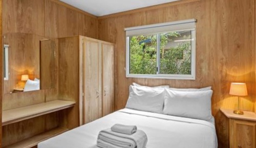 Economy Studio Cabin - Sleeps 4