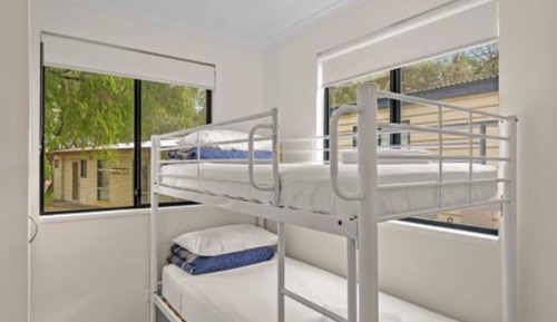 Superior 2 Bedroom Cabin - Sleeps 4