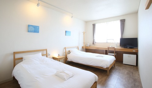 Standard Twin Room (daily towel change and garbage pickup, housekeeping every 3 nights)