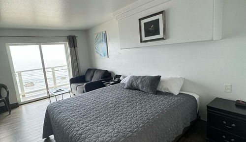 Superior Room, 1 King Bed, Kitchen, Oceanfront