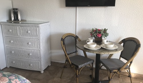 Comfort Room, 2 Queen Beds, Kitchenette