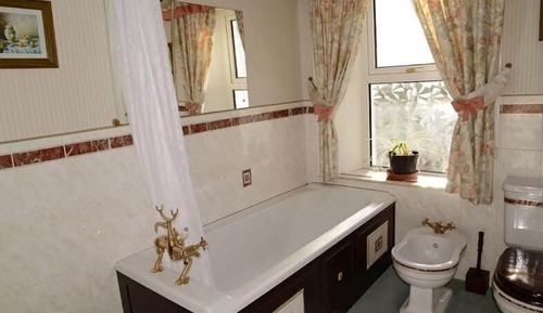 Deluxe Double Room, Bathtub