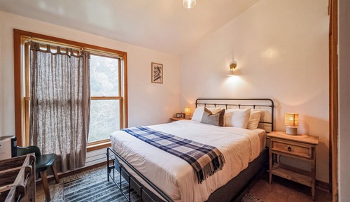 Suite, Multiple Beds, Valley View