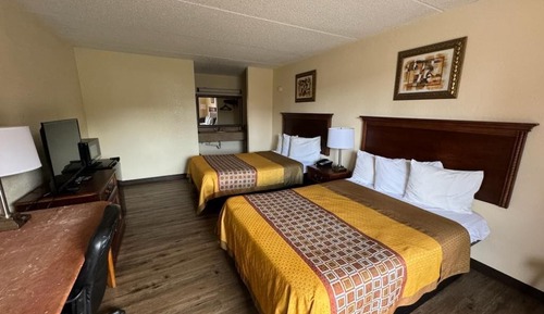 Basic Room, 2 Queen Beds, Non Smoking