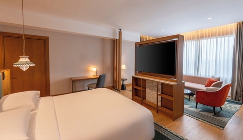 Deluxe Room, 1 King Bed (Club Access)