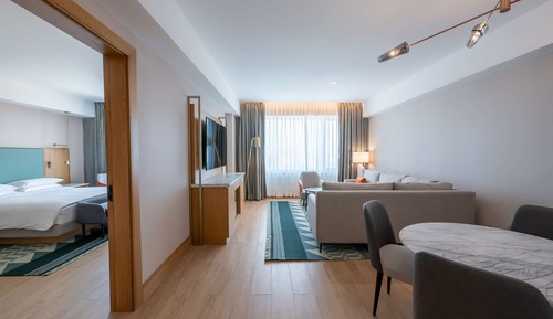 Deluxe Suite