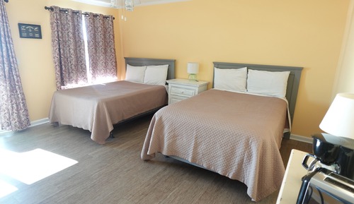 Rm #308 Standard 2 Double Beds Pets Yes