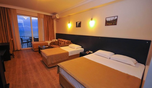Standard Quadruple Room, Sea View