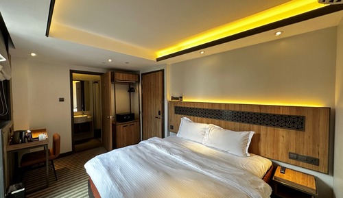 Courtyard Room
