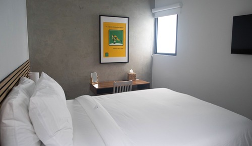 Queen Standard Room