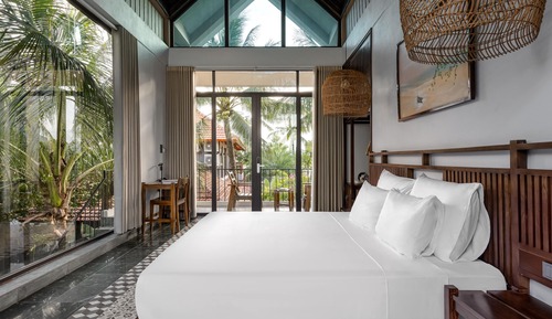 Deluxe King Room
