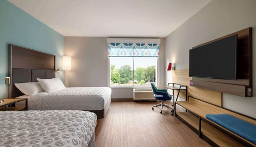 Room, 2 Queen Beds, Accessible, Bathtub