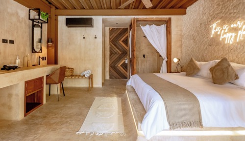 Superior Room, Pool View