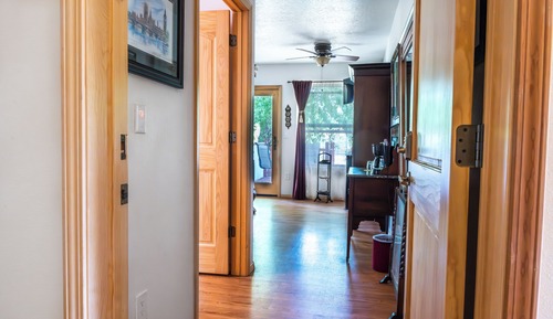 Romantic Room, 1 Queen Bed, Patio (English Rose, Pet Friendly)
