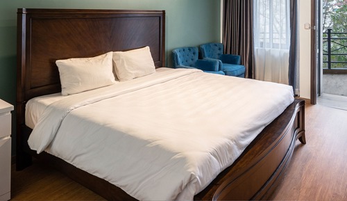Spectacular Super King or Two Double Beds, Garden View