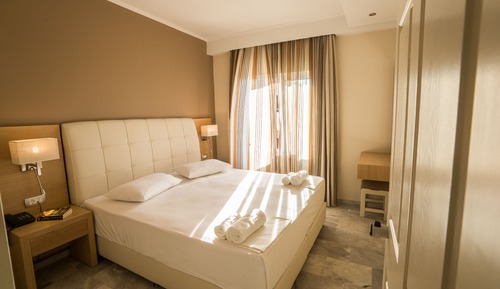 Duplex, 2 Bedrooms, Partial Sea View