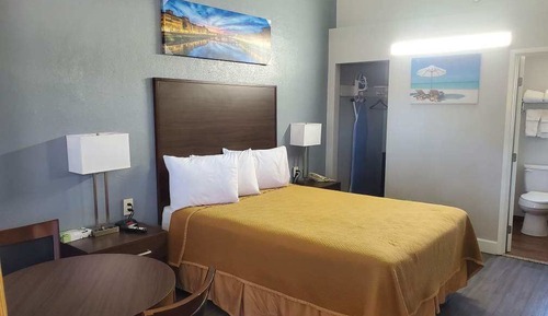 Standard Room, 1 Queen Bed, Smoking