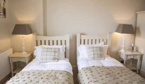 Twin Room (WYE)