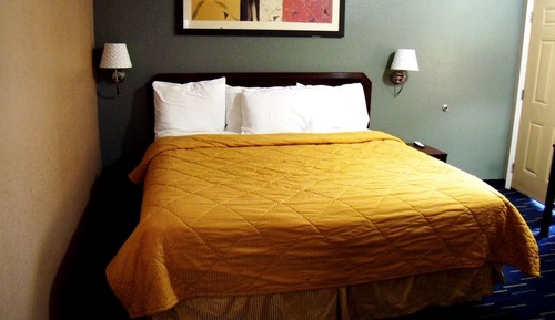 Standard Room, 1 Queen Bed