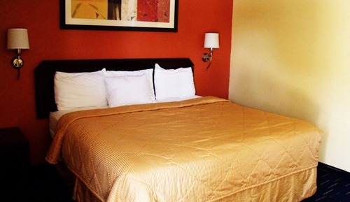 Standard Room, 1 King Bed