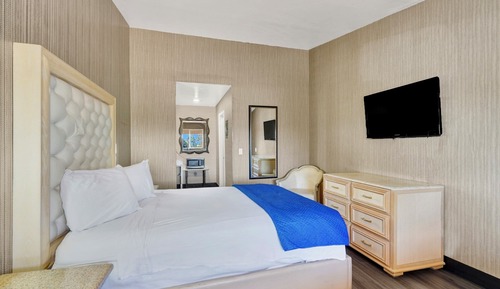Standard Room, 1 Queen Bed, Smoking