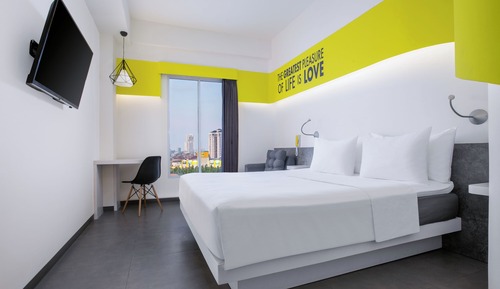 Room (Yello Urban)
