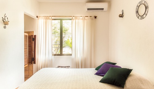 Room, City View (#9)