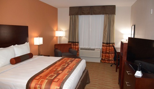 Standard Room, 1 King Bed, Non Smoking, Refrigerator & Microwave