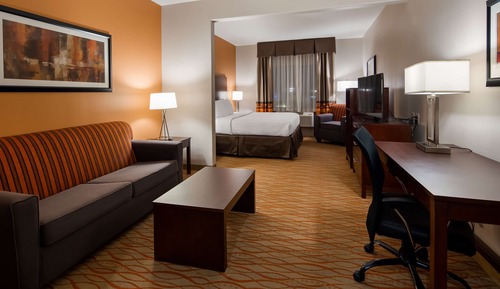 Suite, 1 King Bed, Non Smoking, Refrigerator & Microwave (with Single Sofabed)