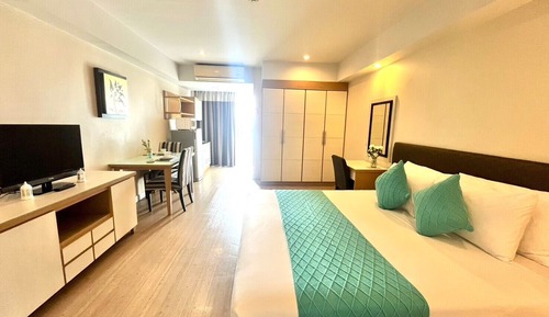 Deluxe Studio, 1 King Bed