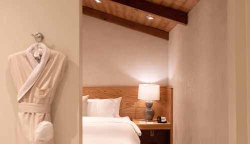 Signature Single Suite Cottage